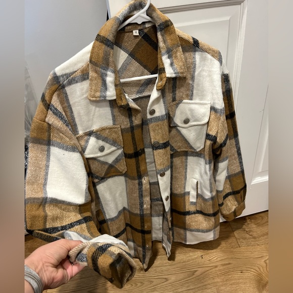 Womens shacket - Picture 3 of 5